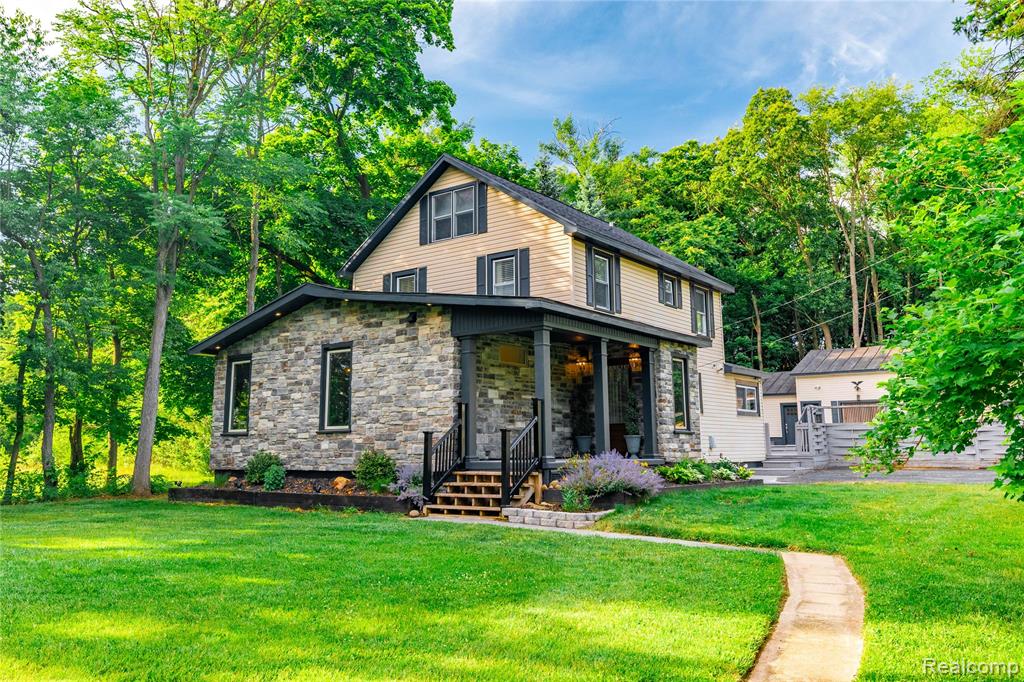4860 Bluebush Road Property Photo 2