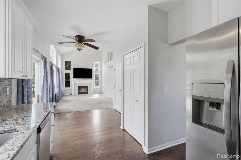 1099 Carriage Hill Drive Property Photo 10