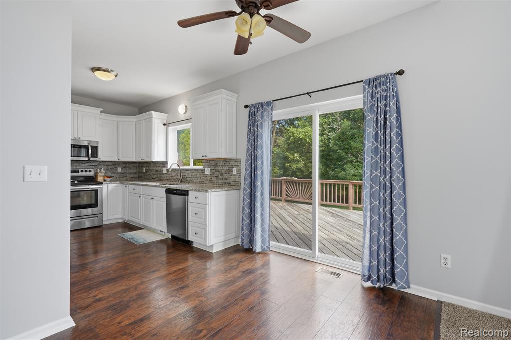 1099 Carriage Hill Drive Property Photo 12