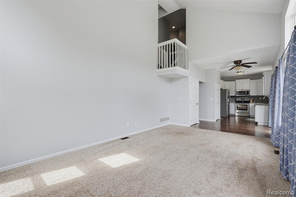 1099 Carriage Hill Drive Property Photo 17