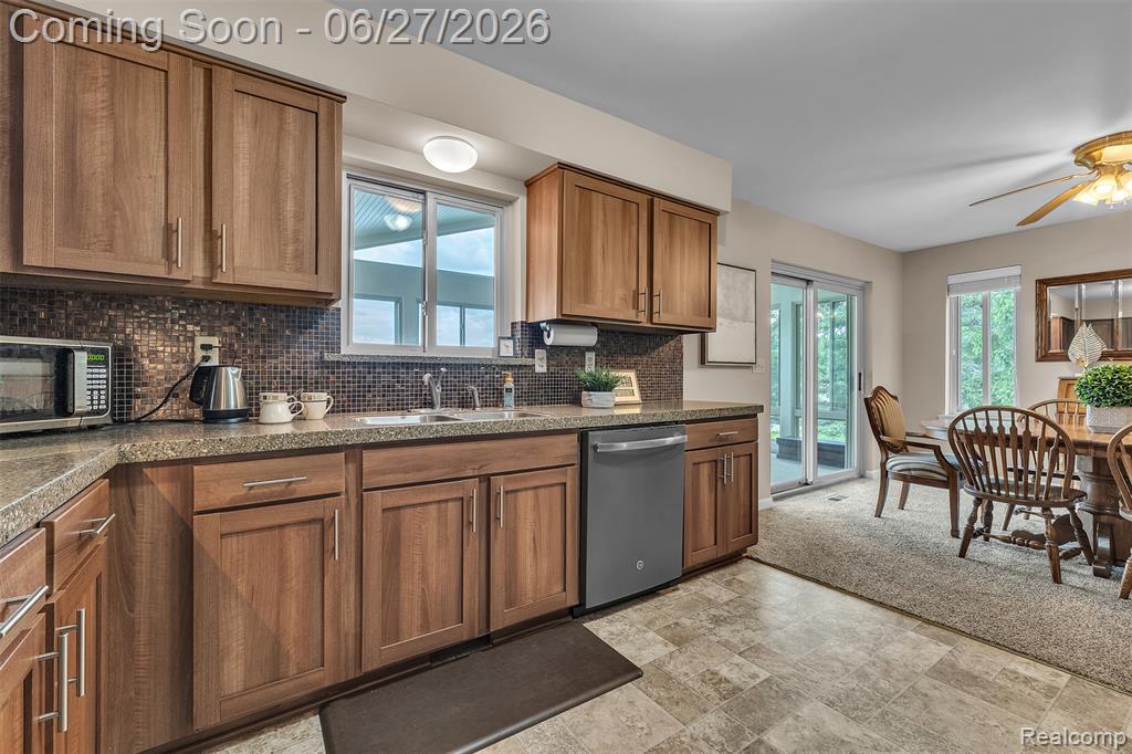 2276 Webster Park Drive Property Photo 17
