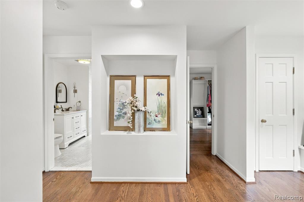 27310 Crestwood Drive Property Photo 24