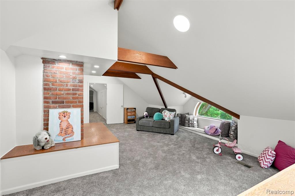27310 Crestwood Drive Property Photo 40