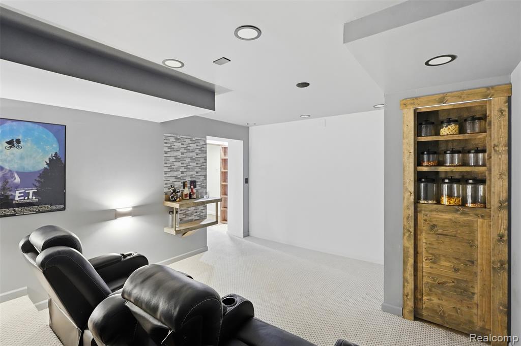 27310 Crestwood Drive Property Photo 54