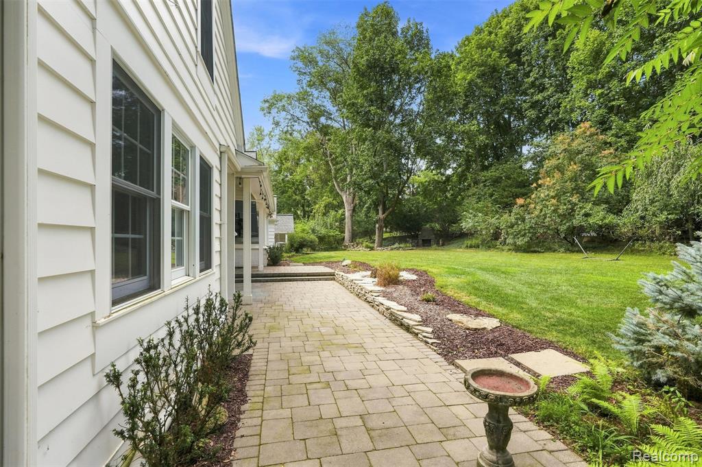 27310 Crestwood Drive Property Photo 65