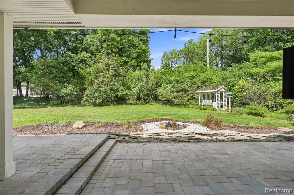 27310 Crestwood Drive Property Photo 69