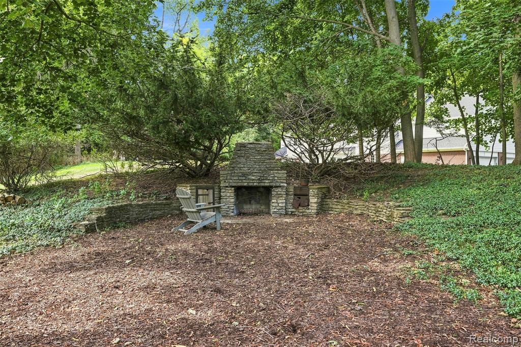 27310 Crestwood Drive Property Photo 70