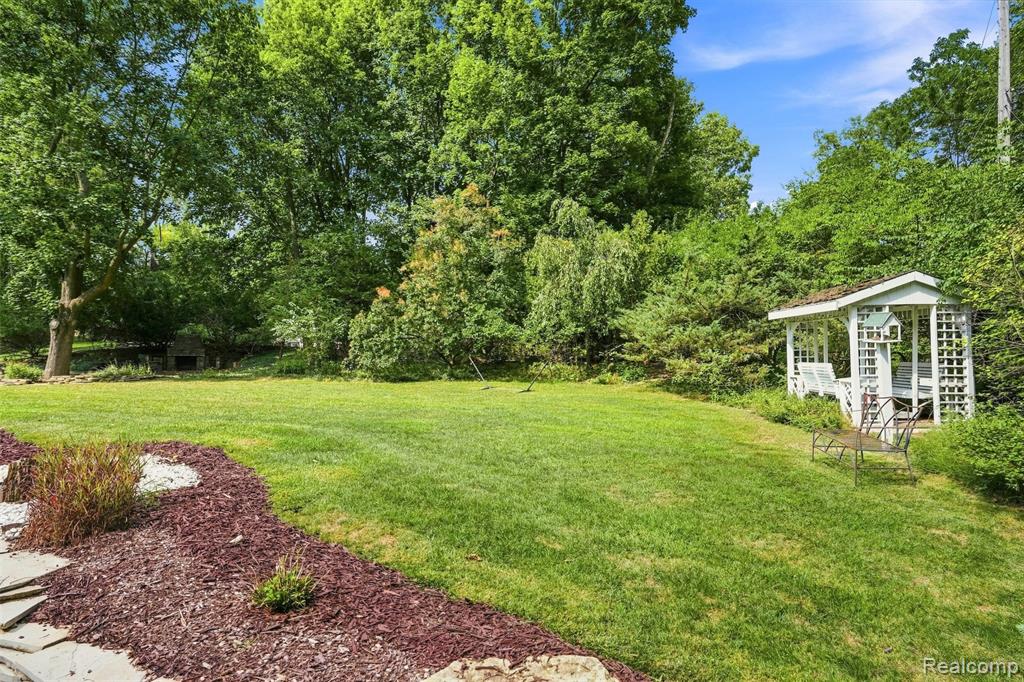 27310 Crestwood Drive Property Photo 71