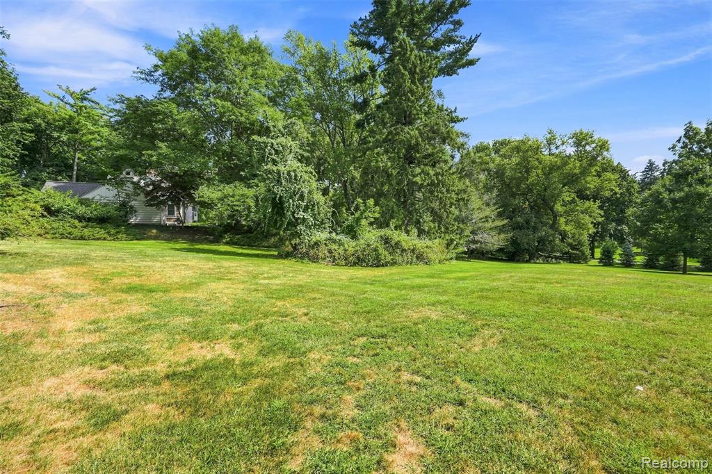 27310 Crestwood Drive Property Photo 74
