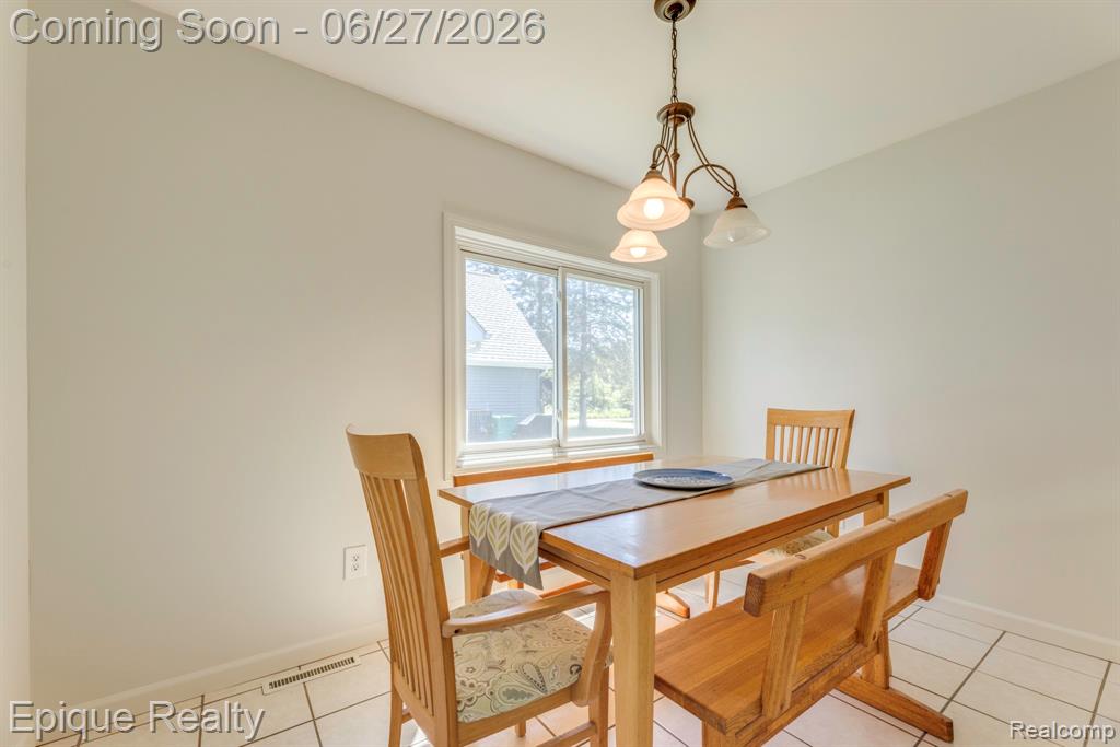 7520 Sunset Boulevard Property Photo 8