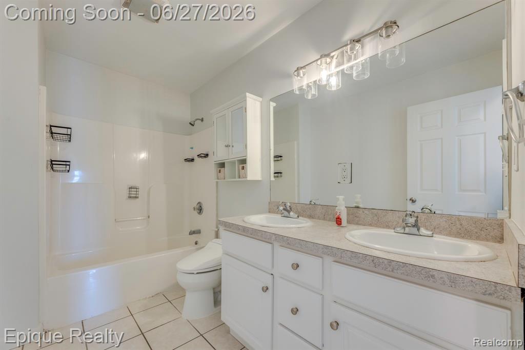 7520 Sunset Boulevard Property Photo 13