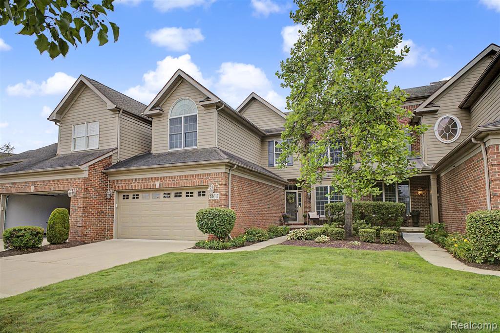 44617 Broadmoor Circle Property Photo 1