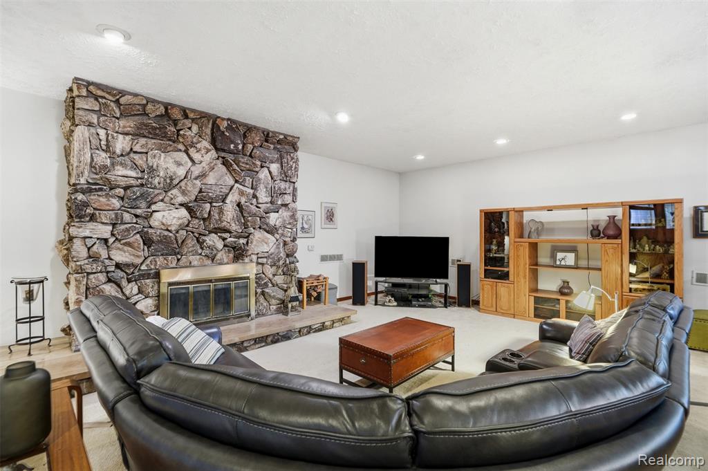 11034 Grand River Road Property Photo 12