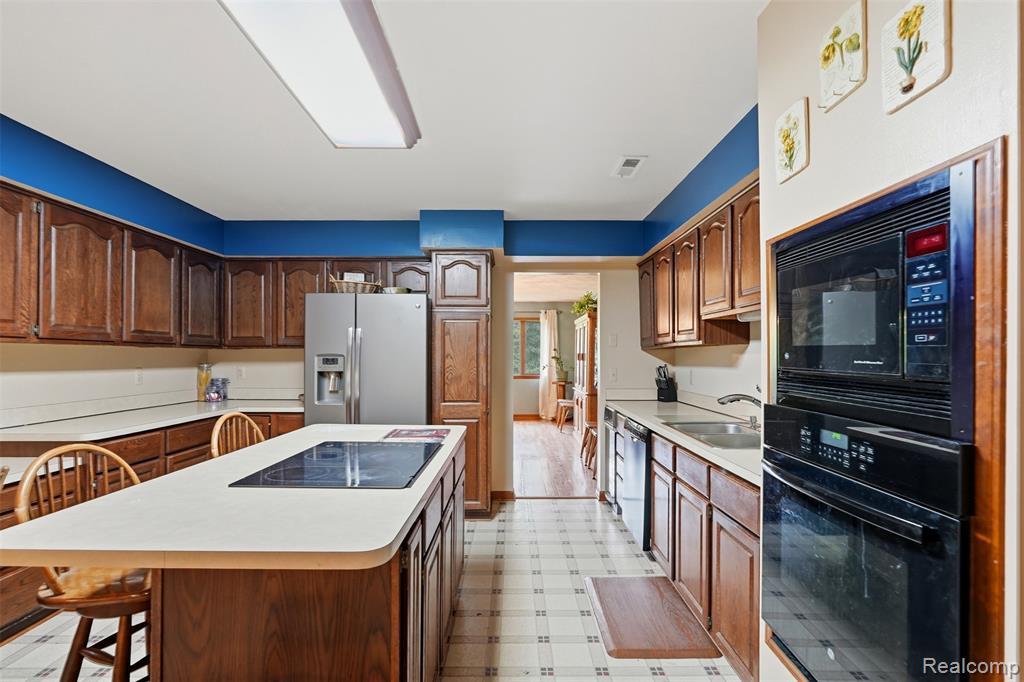 11034 Grand River Road Property Photo 16