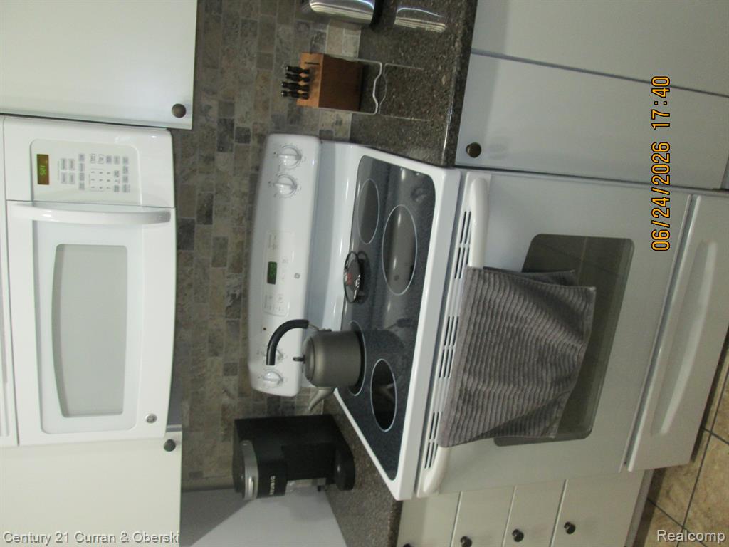 21800 Morley Avenue Property Photo 10