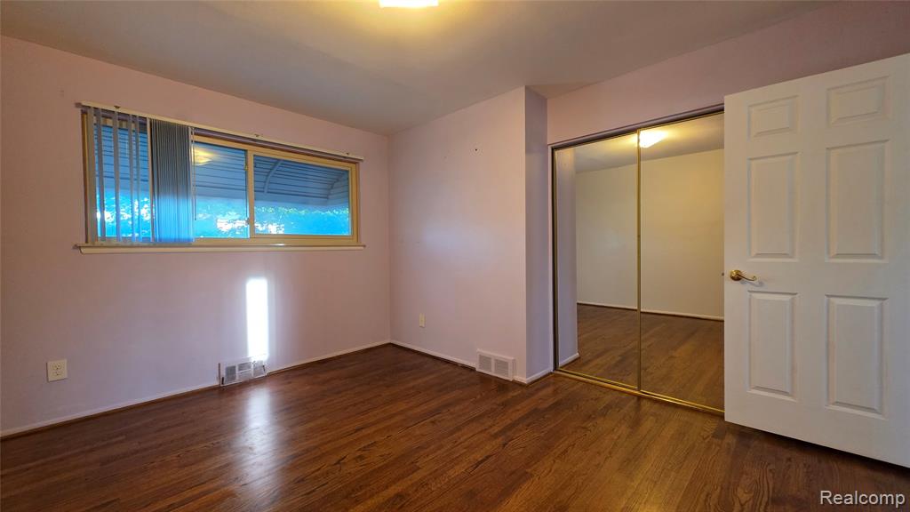 29120 Dover Avenue Property Photo 14