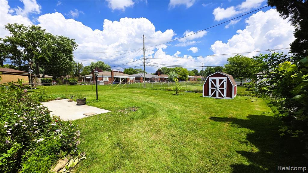 29120 Dover Avenue Property Photo 23