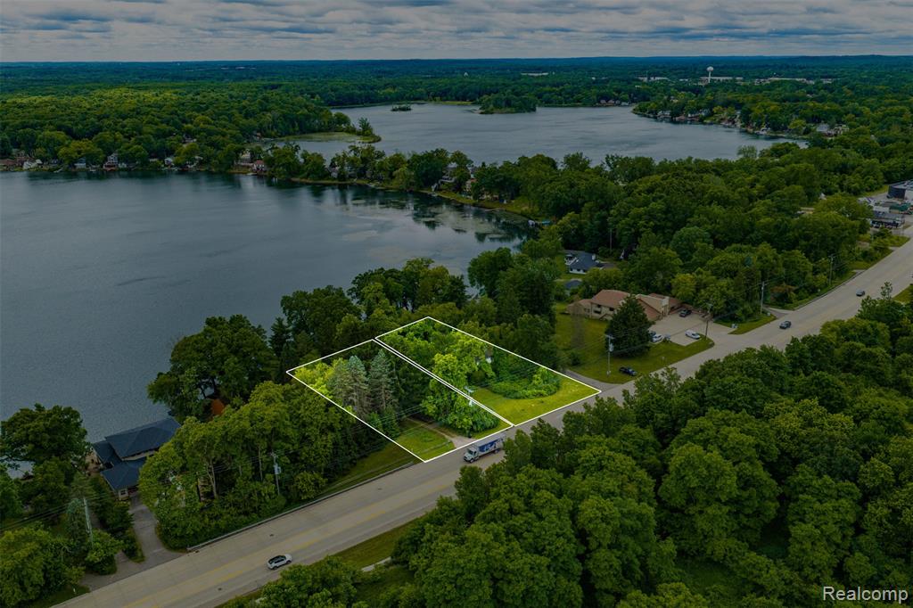 Vl 1 Grand River Avenue Property Photo 3