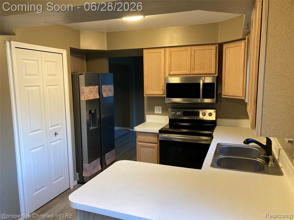 261 Charterhouse Drive Property Photo 3