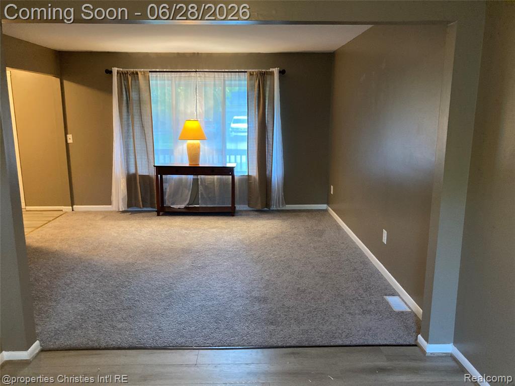 261 Charterhouse Drive Property Photo 5