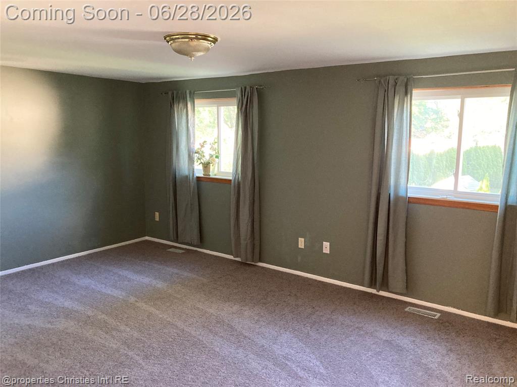 261 Charterhouse Drive Property Photo 7