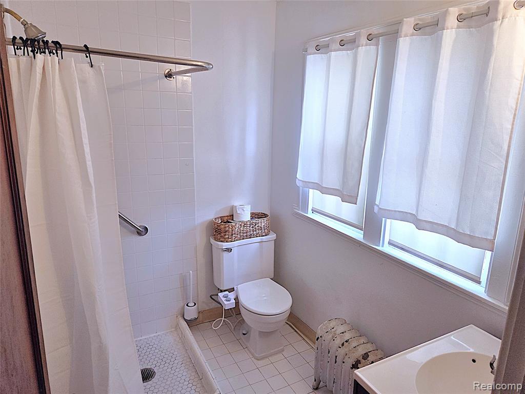 205 E Iroquois Road Property Photo 18