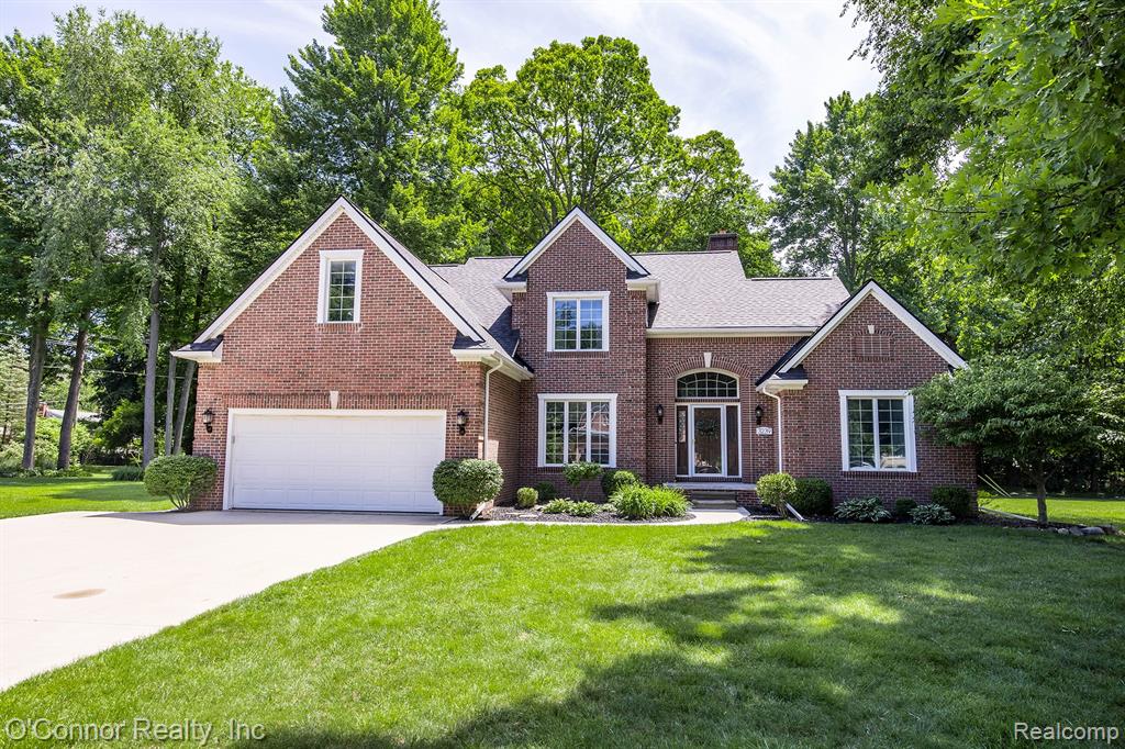 3239 Turnberry Property Photo 1