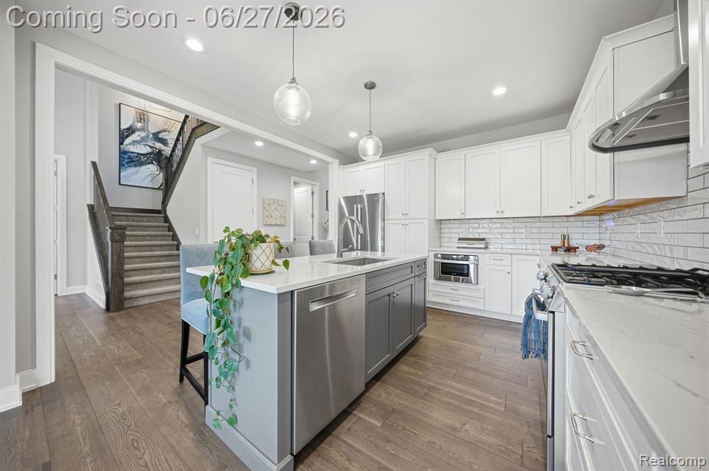 3898 Albatross Court Property Photo 16