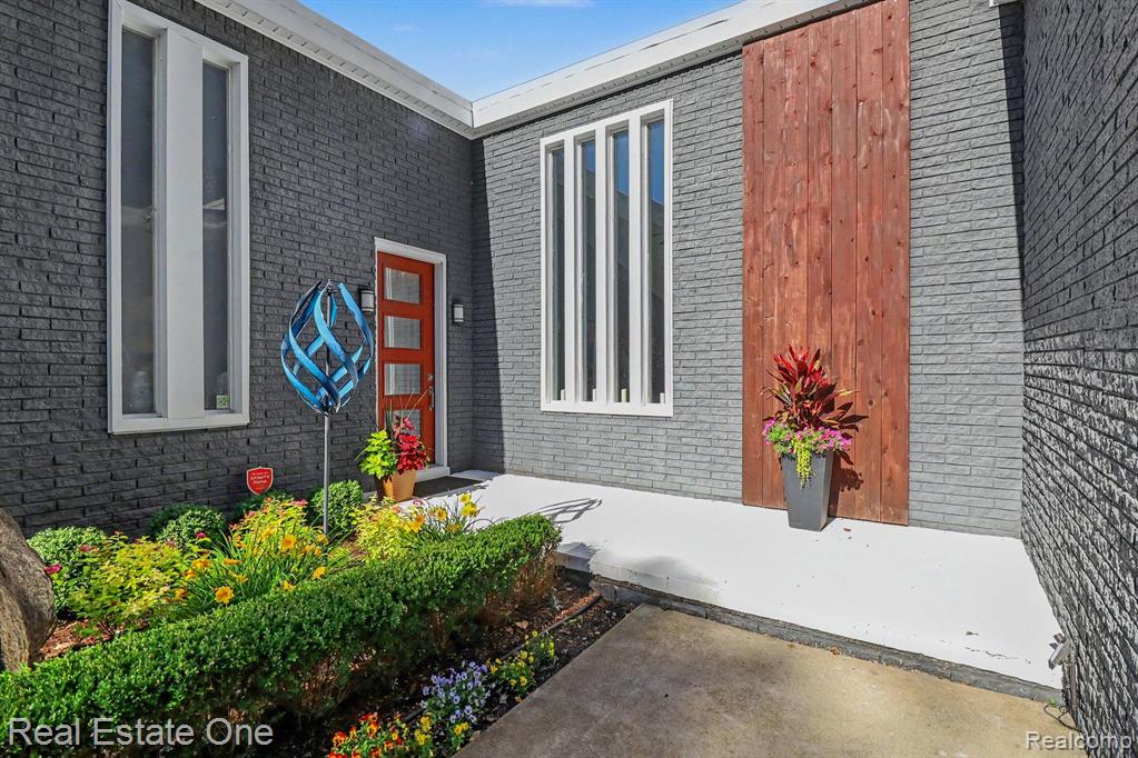 310 Pine Tree Rd Road Property Photo 4
