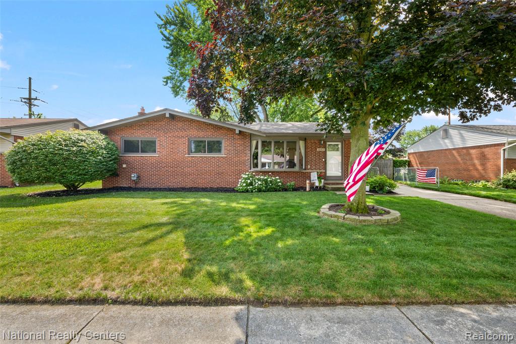 36415 Dowling Street Property Photo 1