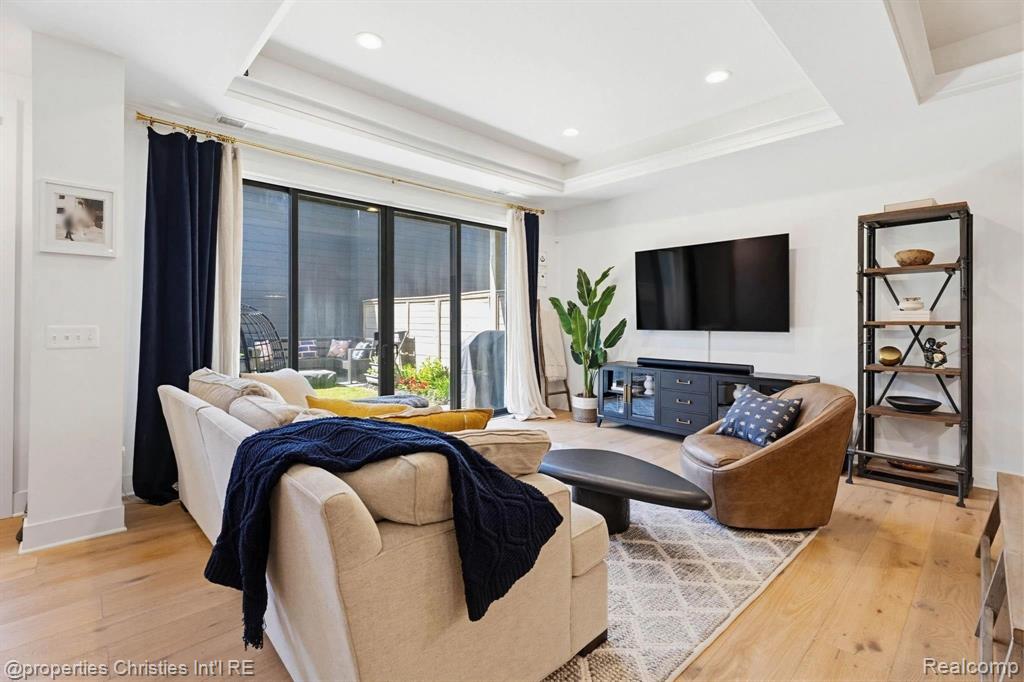 710 Parent Property Photo 15