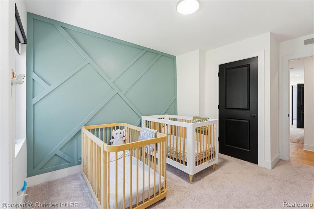 710 Parent Property Photo 22