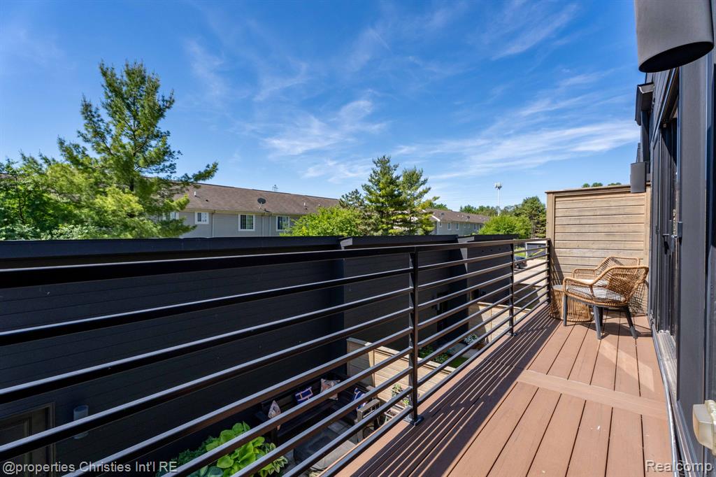 710 Parent Property Photo 31