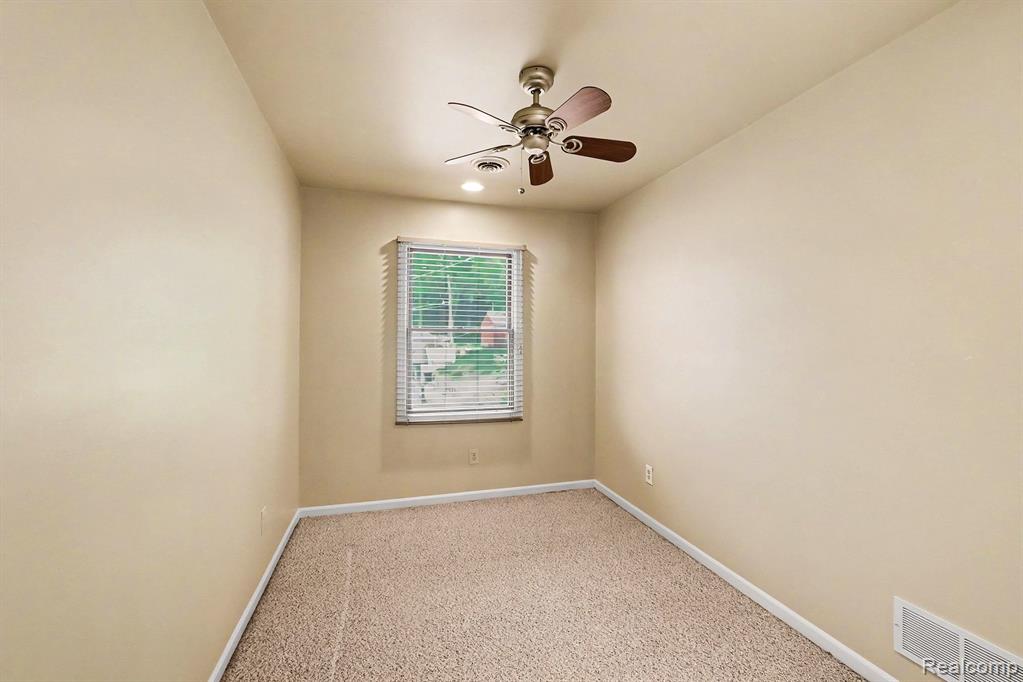 16059 Murray Rd Property Photo 16