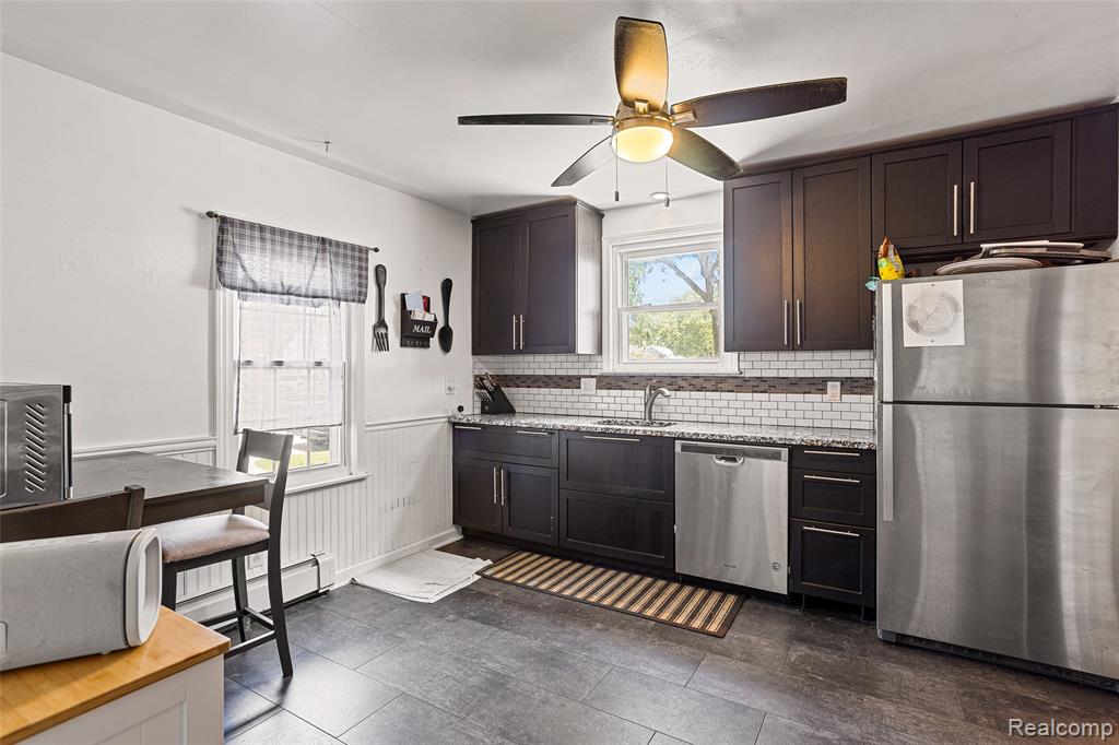 21726 Alger Street Property Photo 4