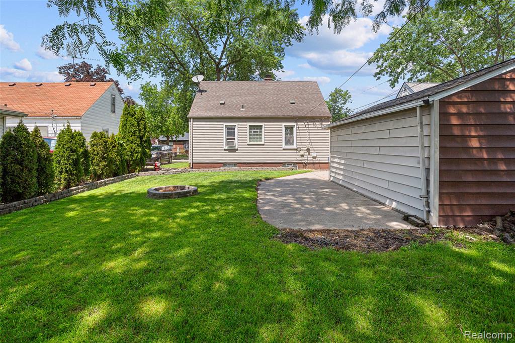 21726 Alger Street Property Photo 25
