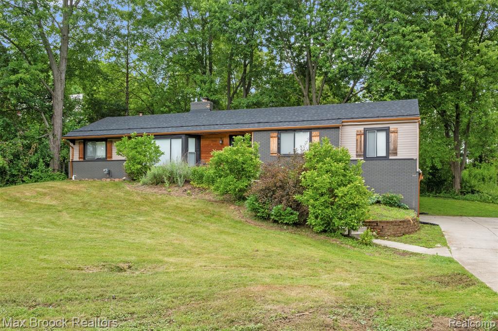 2905 Lahser Road Property Photo 1