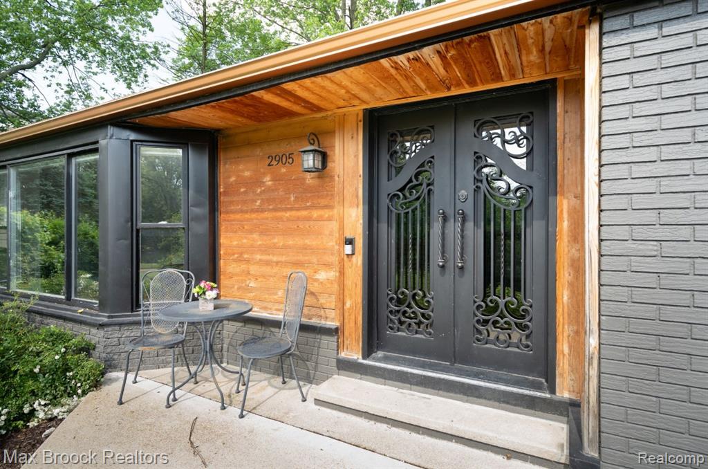 2905 Lahser Road Property Photo 2