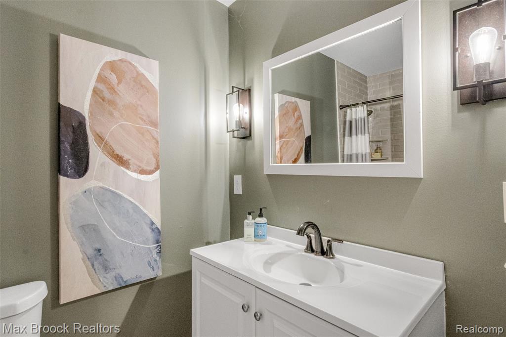 2905 Lahser Road Property Photo 21