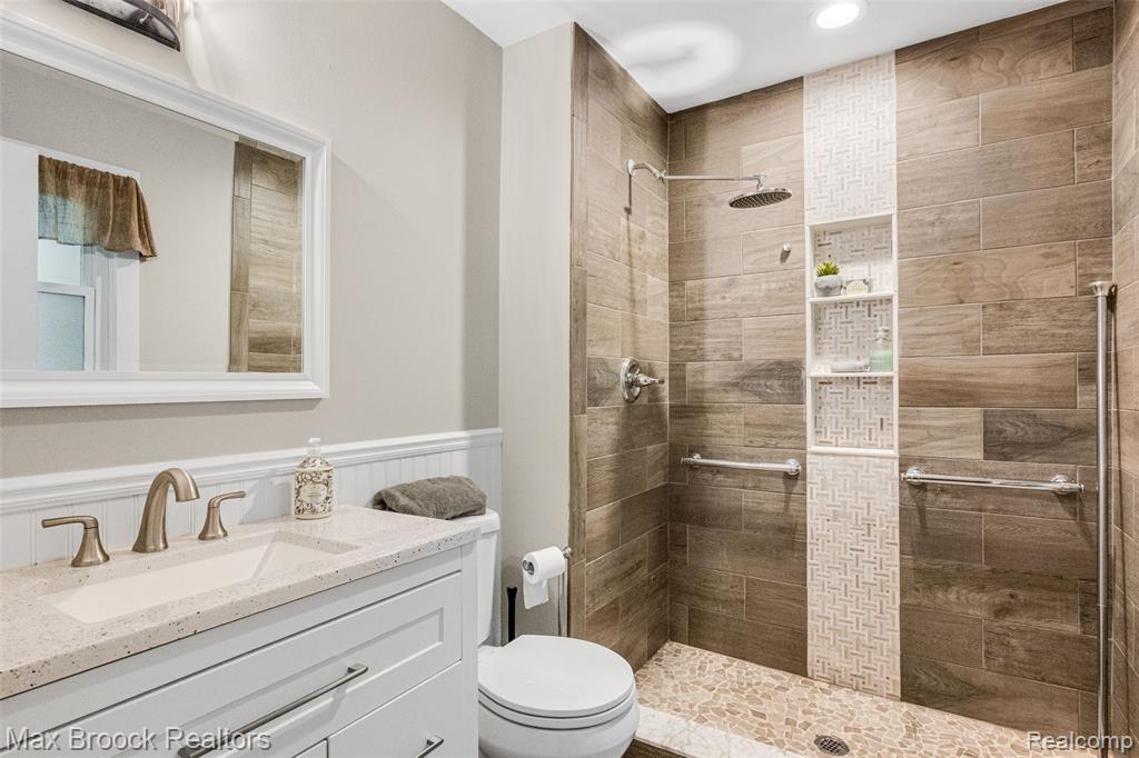 2905 Lahser Road Property Photo 26