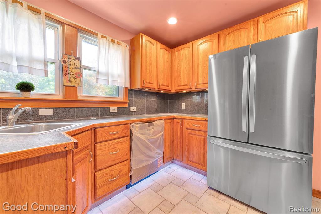 21516 Oxford Avenue Property Photo 12