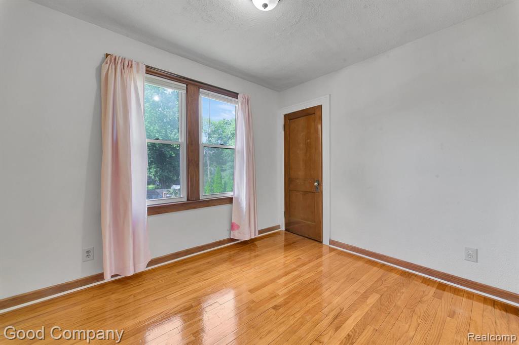 21516 Oxford Avenue Property Photo 17