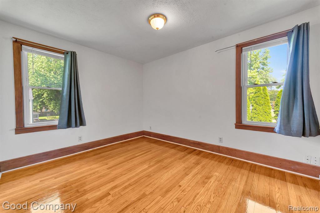 21516 Oxford Avenue Property Photo 19