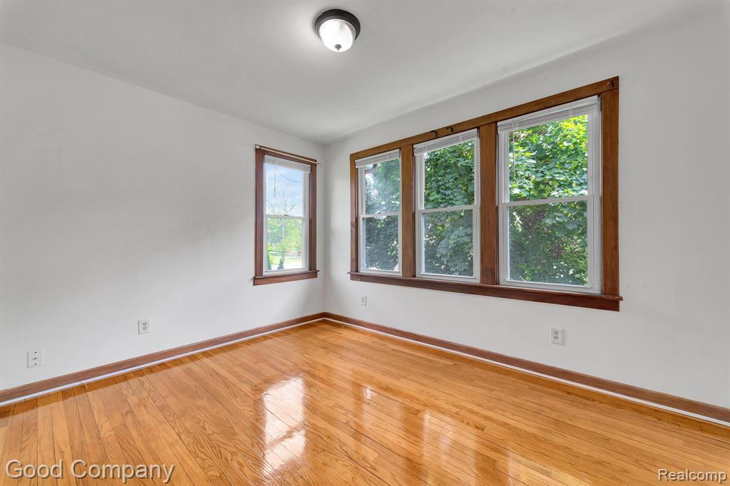 21516 Oxford Avenue Property Photo 21
