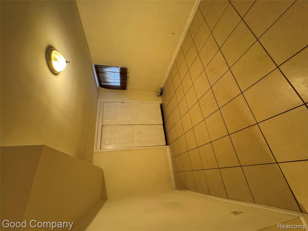 21516 Oxford Avenue Property Photo 28