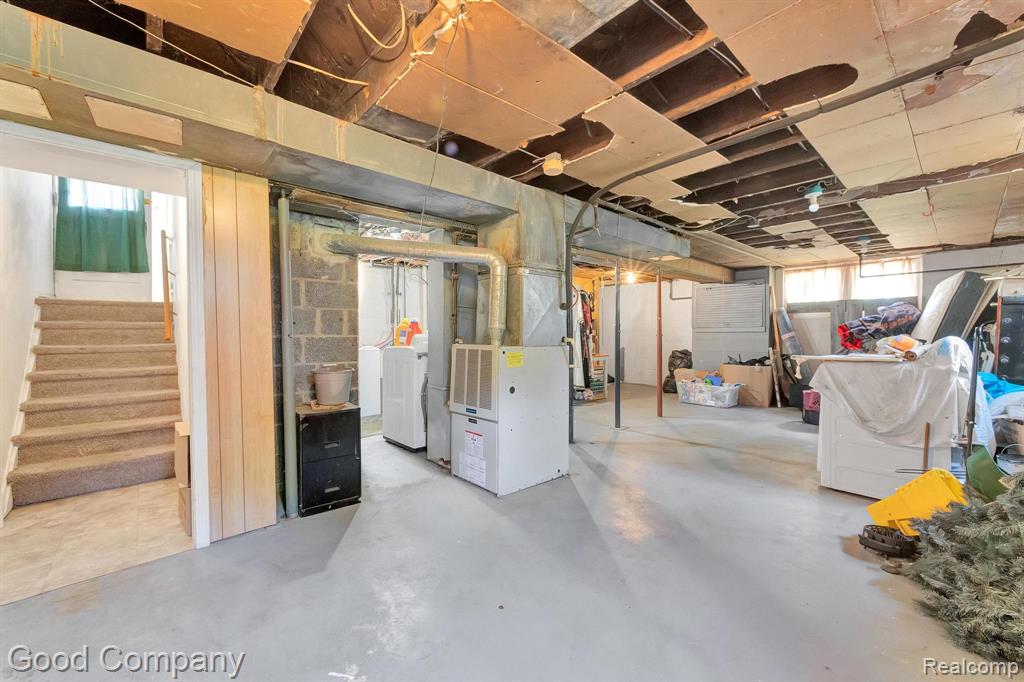 21516 Oxford Avenue Property Photo 34
