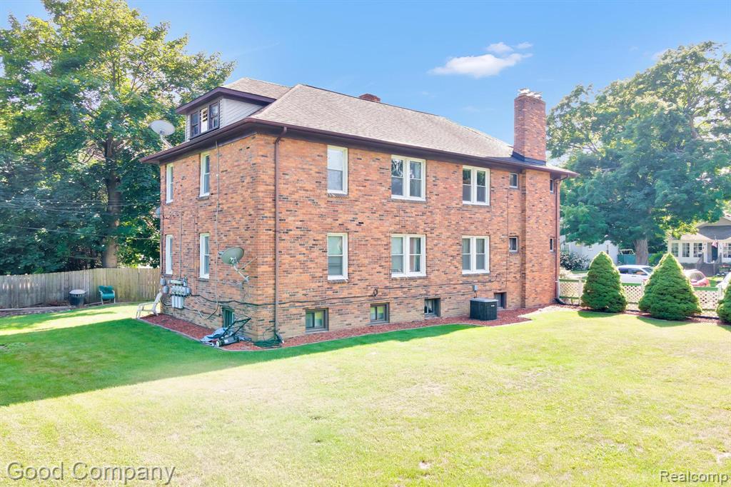 21516 Oxford Avenue Property Photo 40
