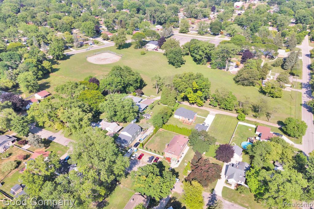 21516 Oxford Avenue Property Photo 44