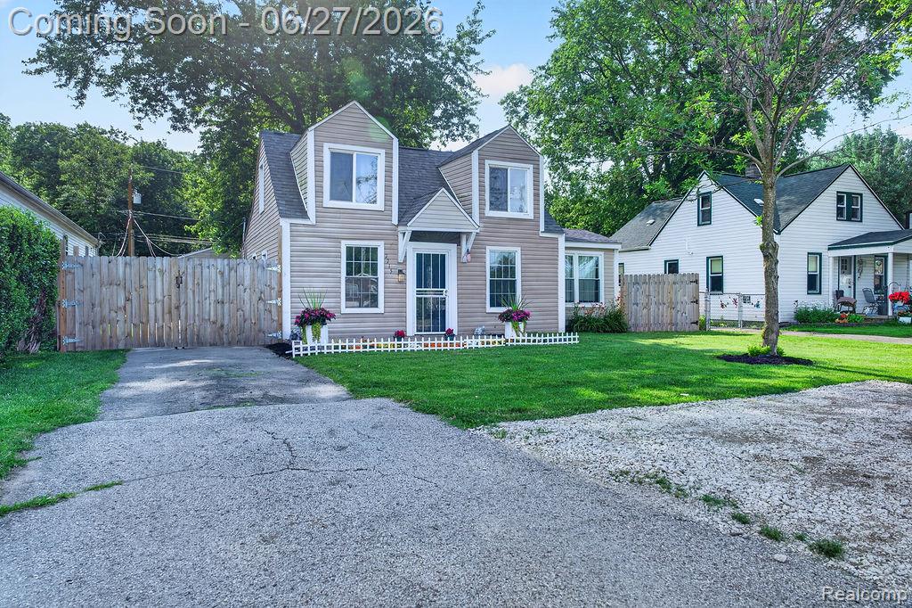 7715 Beech Daly Road Property Photo 3