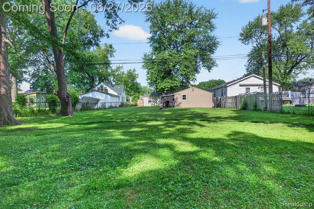 7715 Beech Daly Road Property Photo 6